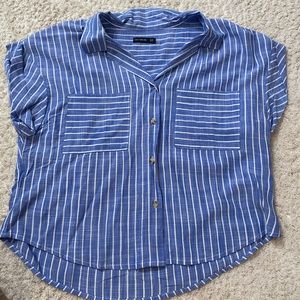 STRIPED CROPPED BUTTON UP